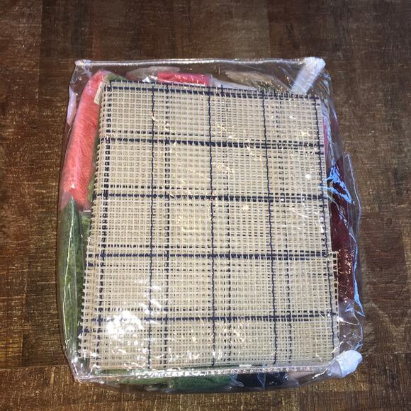 Herrschners Latch Hook Kit 4132061 Romantic Rose Rug Wall Hanging 27 x 40 NEW - Picture 8 of 10